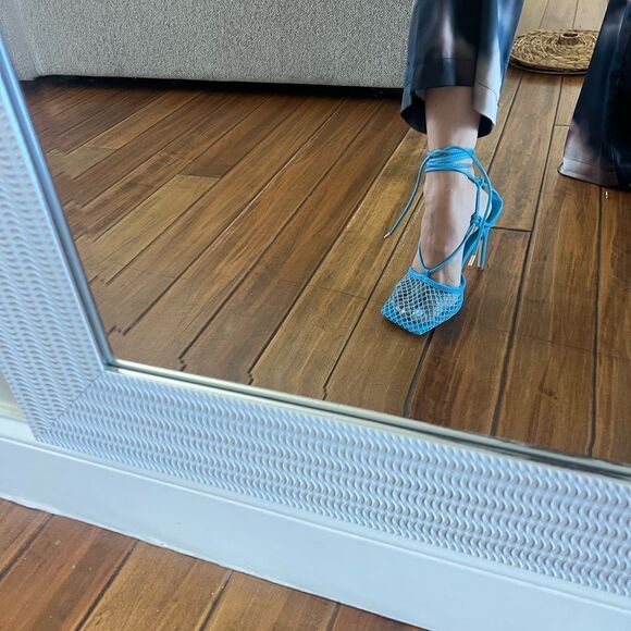 Fishnet Heel - Picture 3 of 9